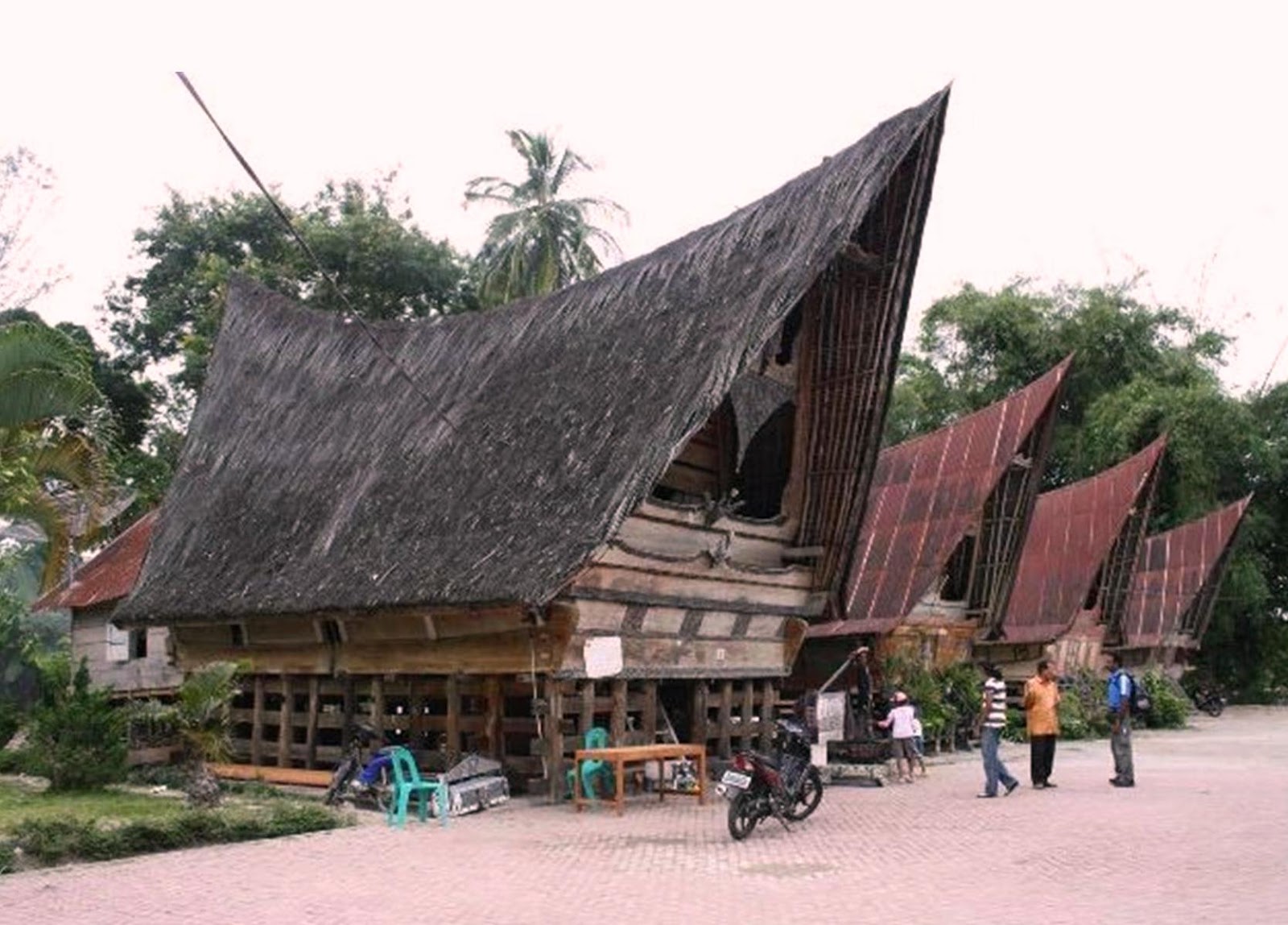 Inilah 10 Rumah Adat Sumatera Utara dari Berbagai Suku - Pariwisata Sumut